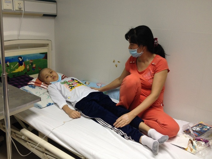 Little boy struggles against leukaemia - 2