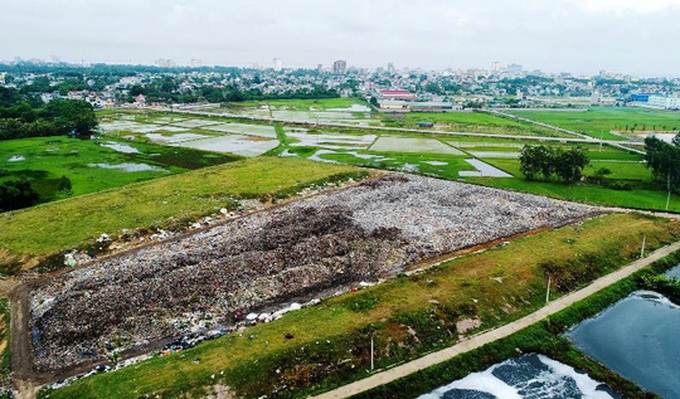 Huge landfill pollutes Sam Son Beach - 1 Huge landfill pollutes Sam Son Beach - 1