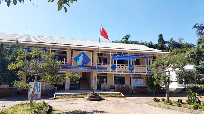 School drop-outs increase as children in mountainous areas lose subsidies - 2