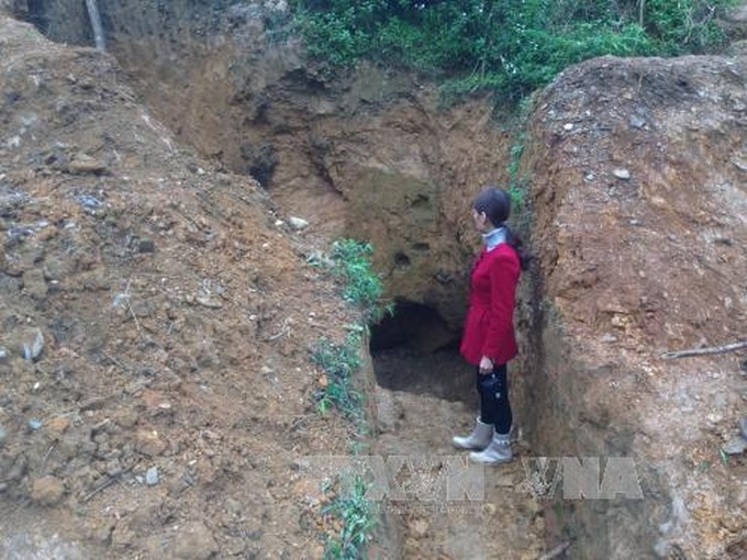 Two killed in collapse of illegal gold mine in Bac Kan - 1