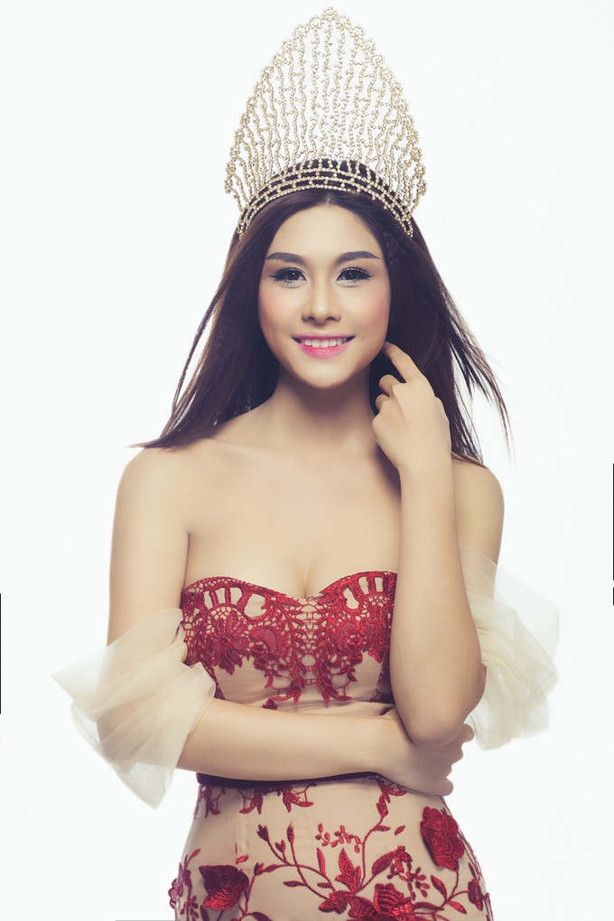 Huong Tram enters international beauty pageant - 2