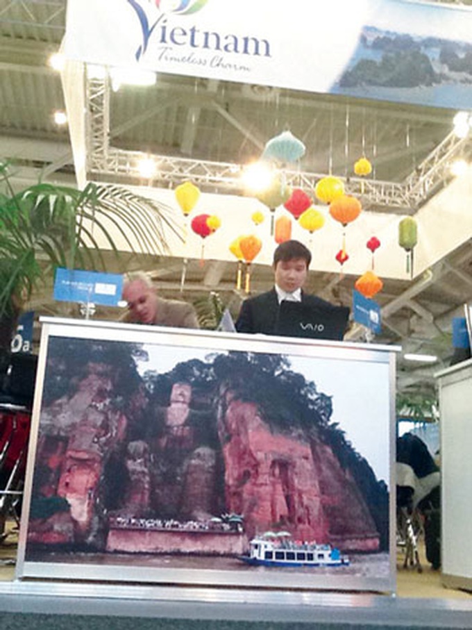 Official admits fault in Chinese tourism picture mistake - 1