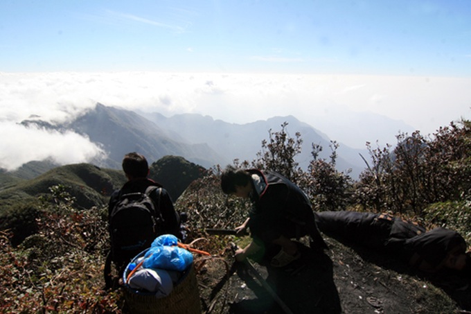 “Athletes” on the roof of Indochina - 12