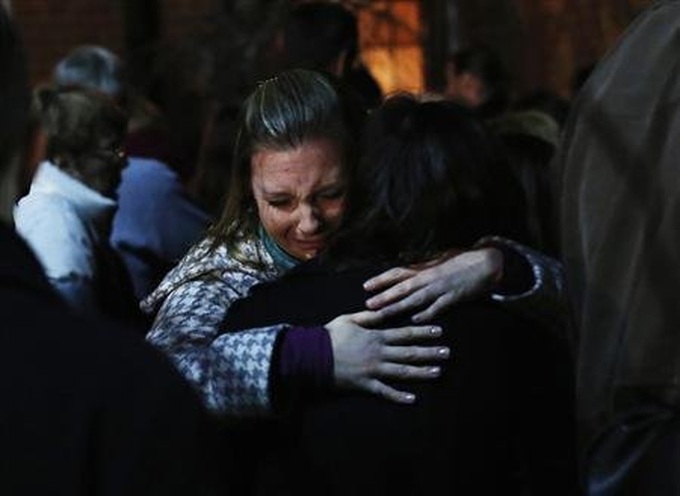 US gun rampage: 28 dead, including 20 schoolchildren - 1