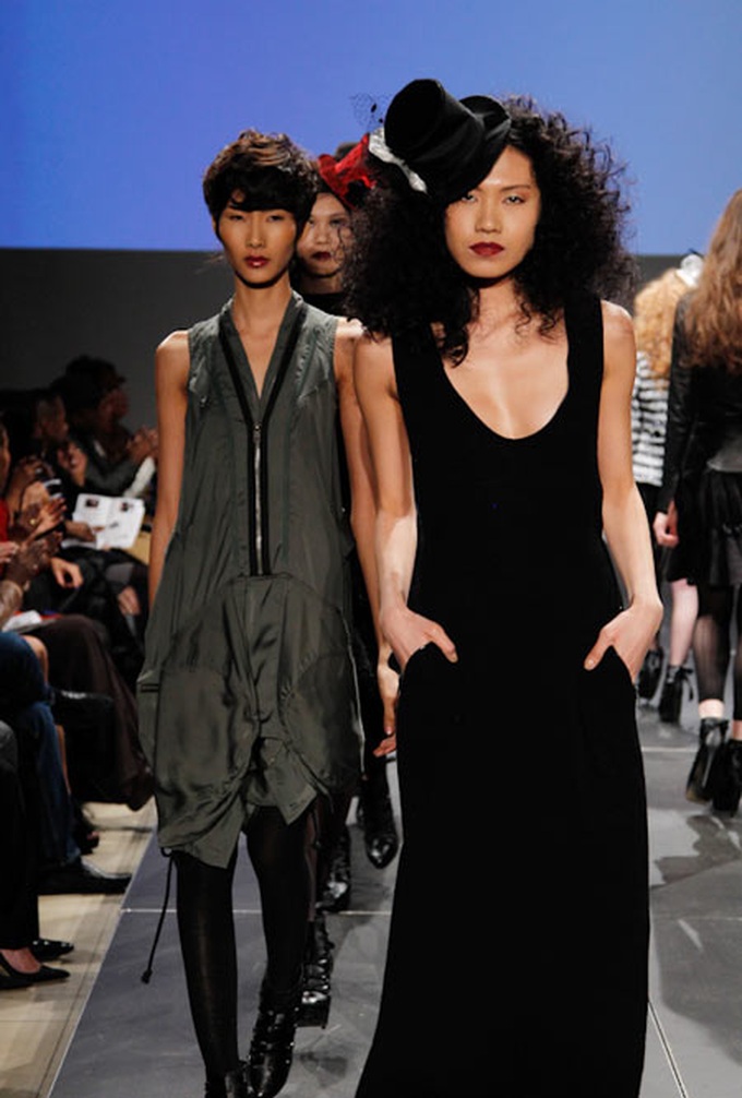Vietnamese models on New York catwalk - 1