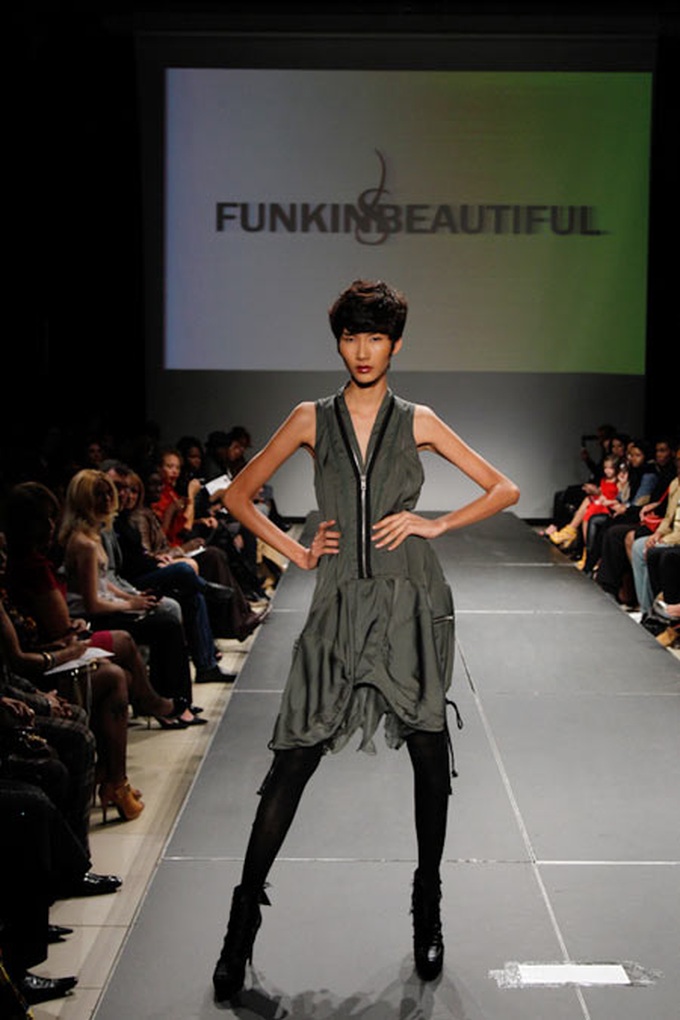 Vietnamese models on New York catwalk - 4