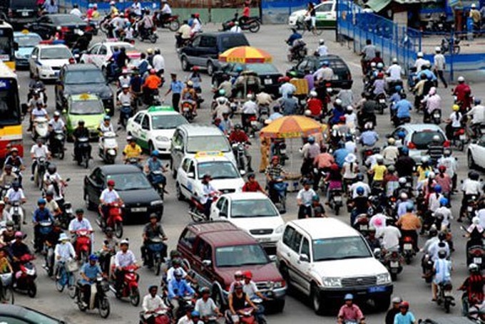 Transport Minister proposes higher fees on personal vehicles - 1