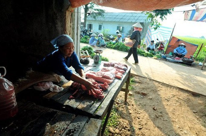 A rural market amid Hanoi - 5