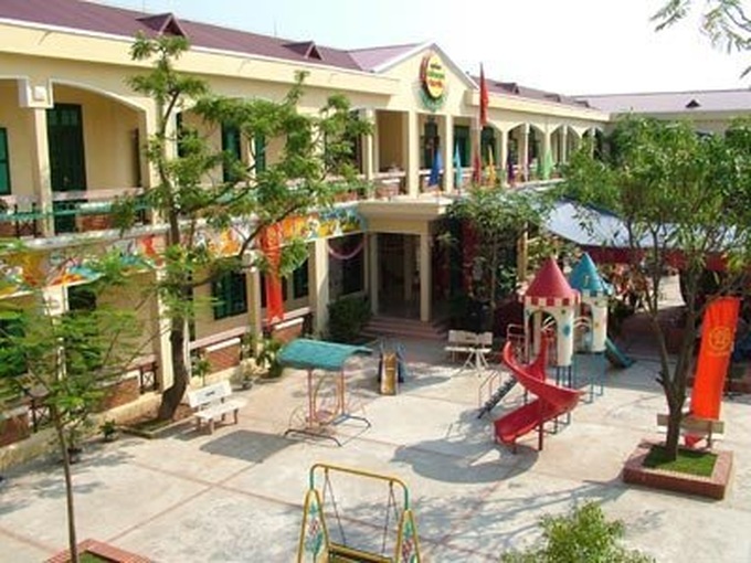 Lacking money, land, Hanoi lacks standardized schools - 1