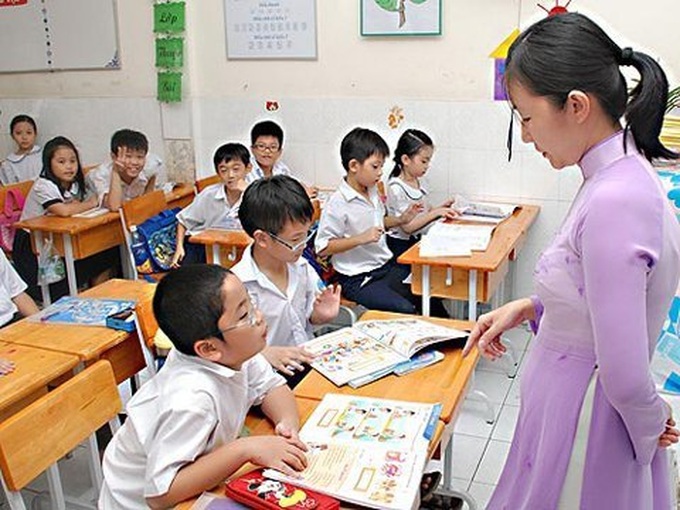 Vietnam honours outstanding teachers - 1