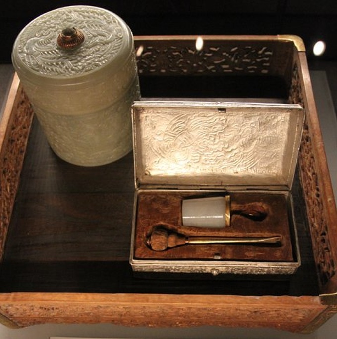 Artifacts of the betel and areca culture - 14