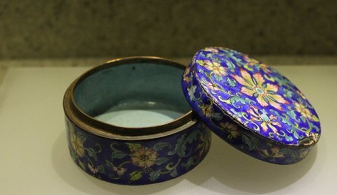 Artifacts of the betel and areca culture - 25