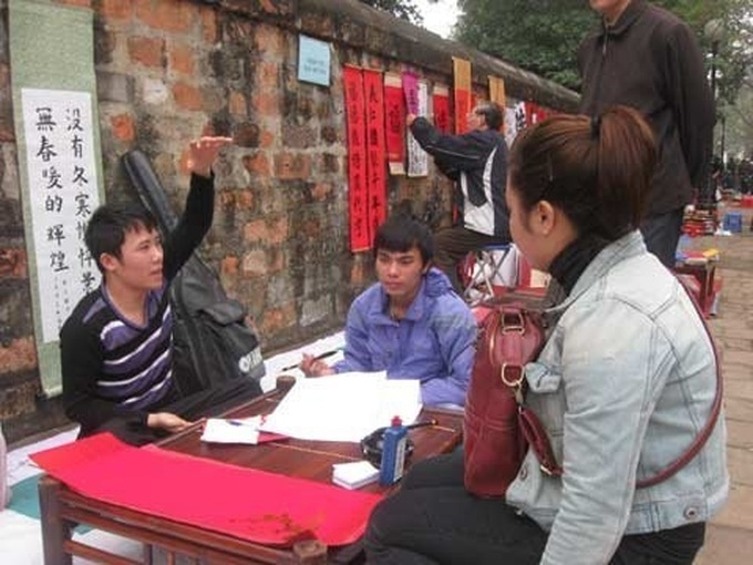 Young Vietnamese take interest in calligraphy - 6 Young Vietnamese take interest in calligraphy - 6