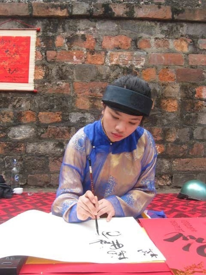 Young Vietnamese take interest in calligraphy - 1 Young Vietnamese take interest in calligraphy - 1