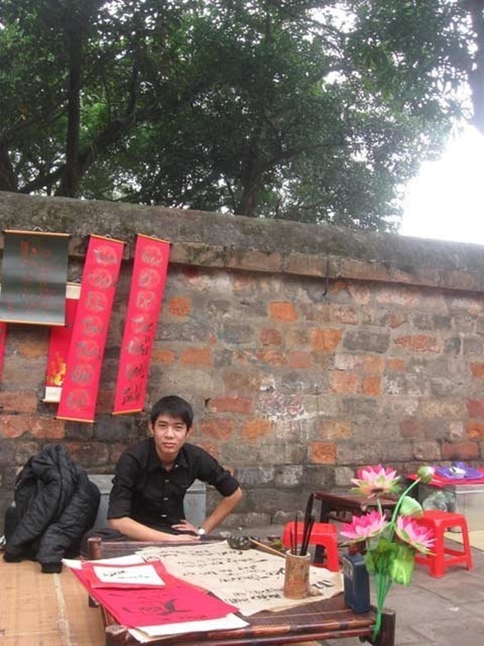 Young Vietnamese take interest in calligraphy - 9 Young Vietnamese take interest in calligraphy - 9