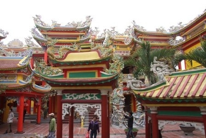 Private temple's festivals attract visitors - 1 Private temple's festivals attract visitors - 1