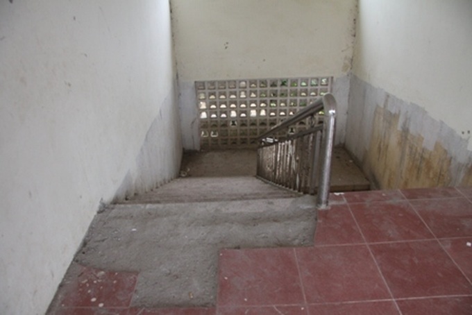 School projects deteriorating before use - 3