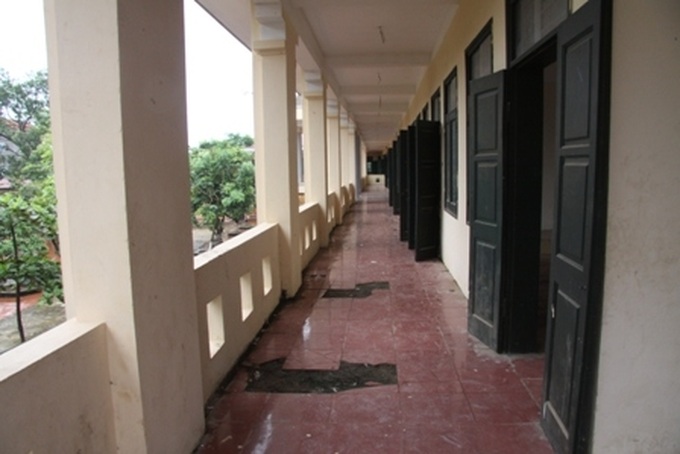 School projects deteriorating before use - 2