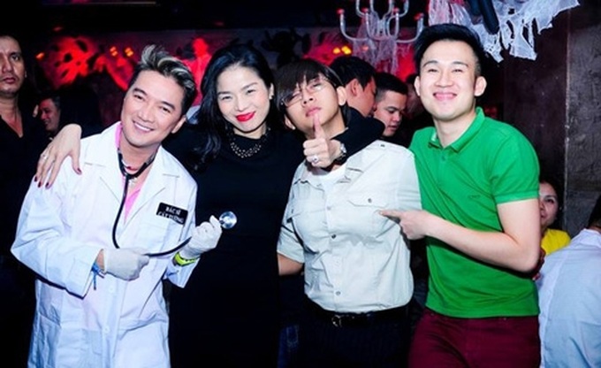 Famous pop star criticised for scandals - 3