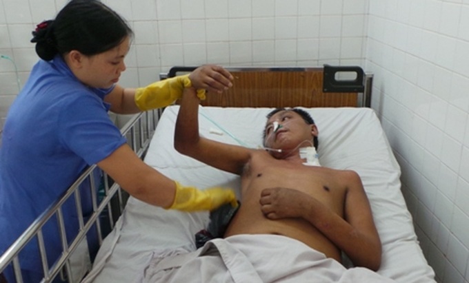 Two abandoned patients in critical situation call for help - 1