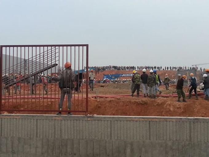 Police bring Samsung violence case to court - 7