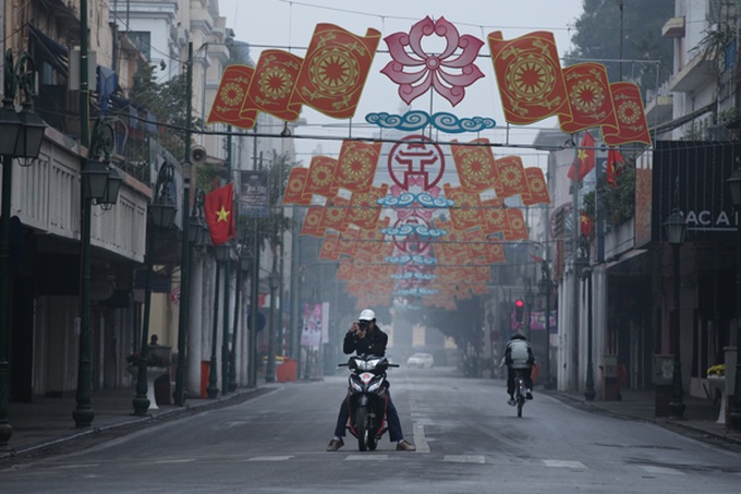 Empty streets on Tet - 5 Empty streets on Tet - 5