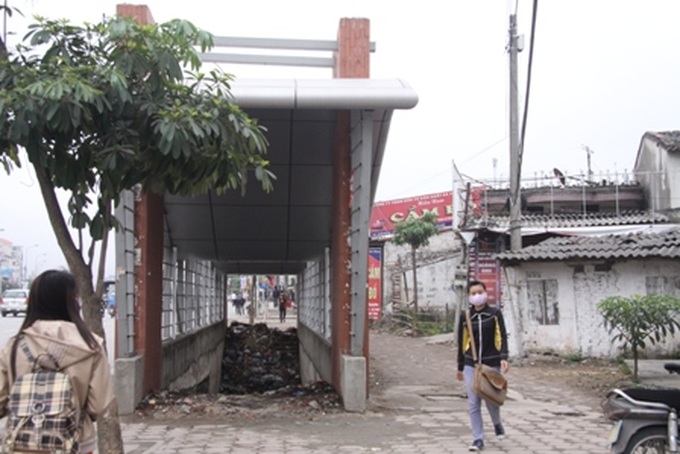 Tunnels become underground rubbish dumps in Hanoi - 4 Tunnels become underground rubbish dumps in Hanoi - 4