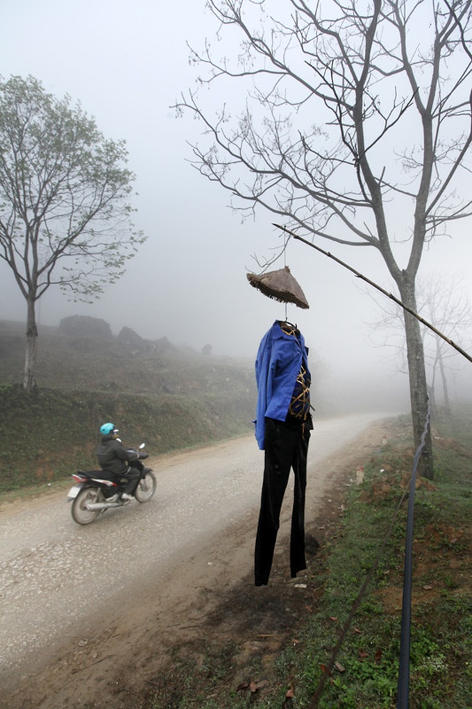 Scarecrows for mice on Vietnamese fields - 7