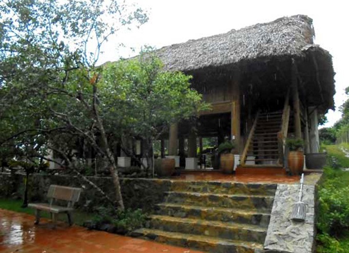 Well-off Hanoians build stilt houses in the outskirts - 7