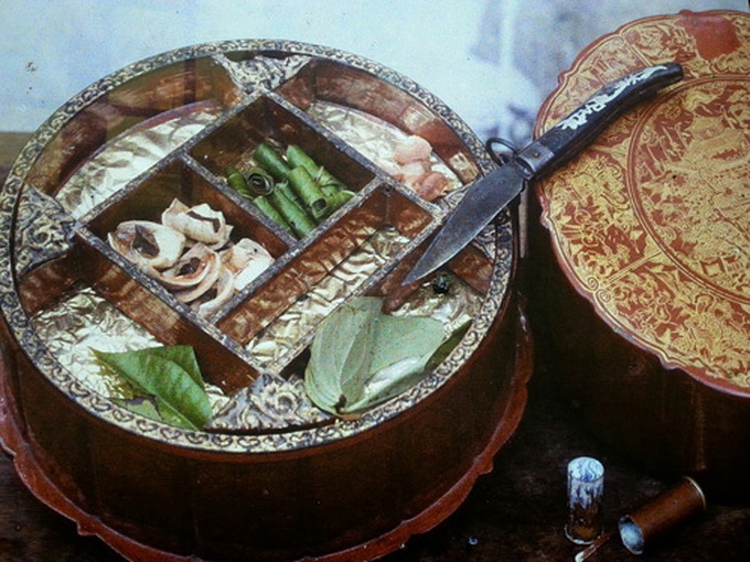 First color photos on old Hanoi displayed in Paris - 5