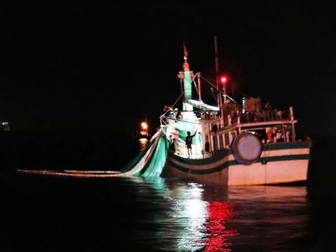 Ly Son fishermen complain of over-exploitation by outsiders - 1