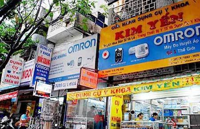 Authorities crack down on street ads - 1 Authorities crack down on street ads - 1