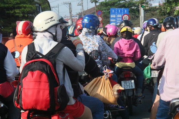 Mass return to HCM City as Tet holiday draws to a close - 4 Mass return to HCM City as Tet holiday draws to a close - 4