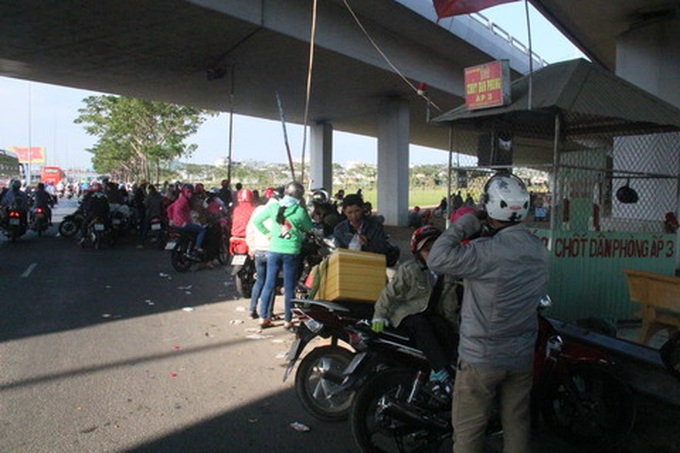 Mass return to HCM City as Tet holiday draws to a close - 5 Mass return to HCM City as Tet holiday draws to a close - 5