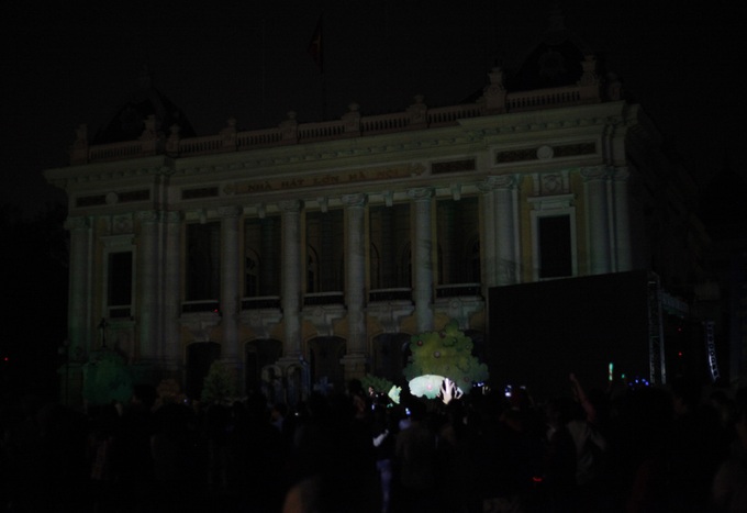 Earth Hour event saves Hanoi 240,000 kWh - 2