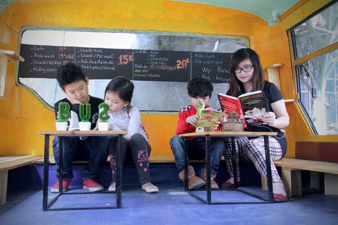 Special bus café in Hanoi - 4