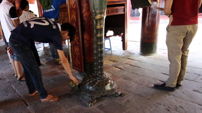 Students pray at scholars' temple for exam success - 7