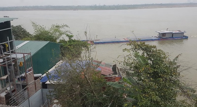 Homes extended onto Red River - 1 Homes extended onto Red River - 1