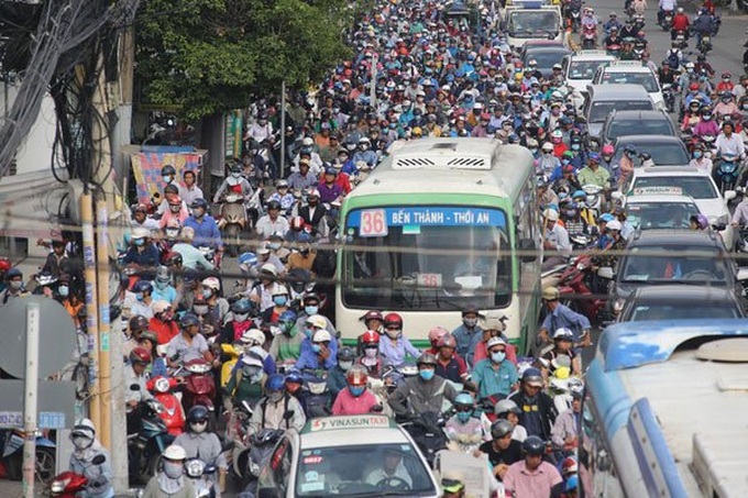 Half of congestion-prone spots in Saigon to be addressed this year - 1