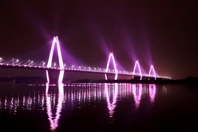 Hanoi bridge gets LED lighting system - 2