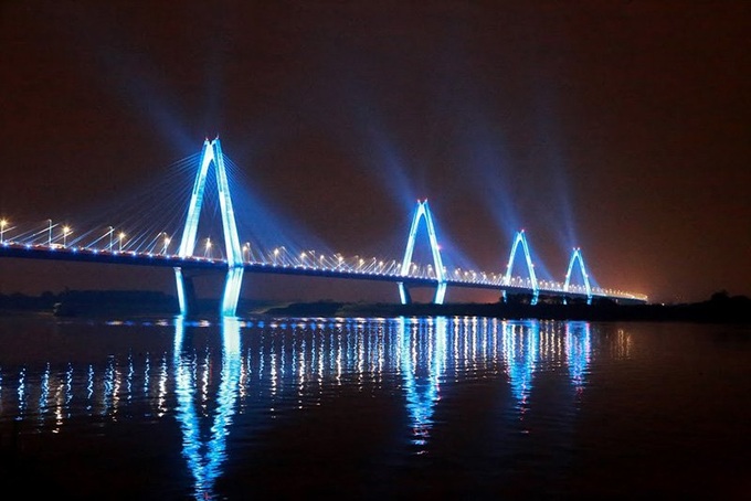 Hanoi bridge gets LED lighting system - 9