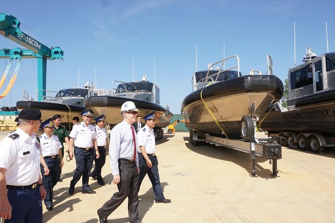 US transfers six coastal patrol boats to Vietnam - 1