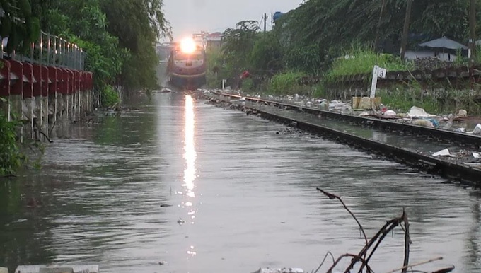 North-South rail delay due to flood - 4