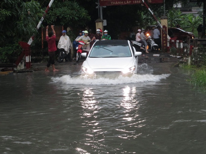 North-South rail delay due to flood - 3