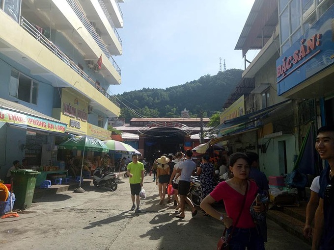 Cat Ba Island left without electricity - 1