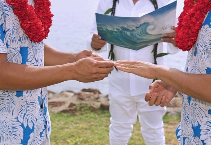 Vietnamese actor hold same-sex wedding with US model - 3