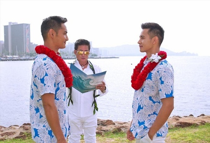 Vietnamese actor hold same-sex wedding with US model - 2