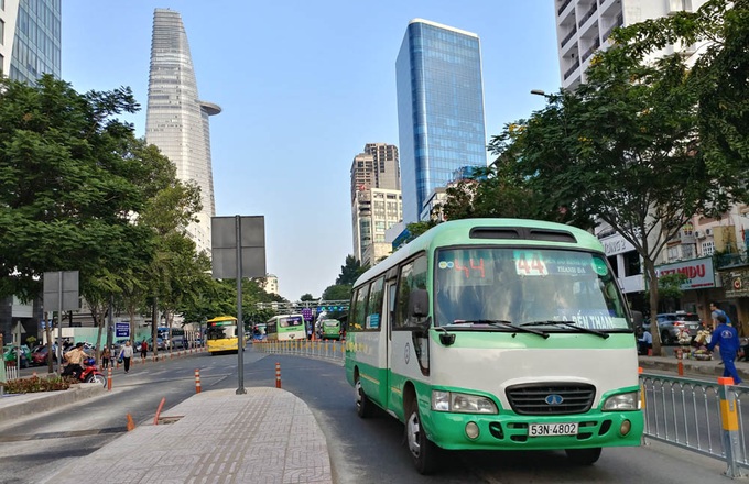New HCM City bus terminal put into operation - 1