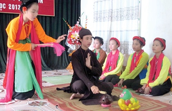 Eager students revive cheo opera - 1