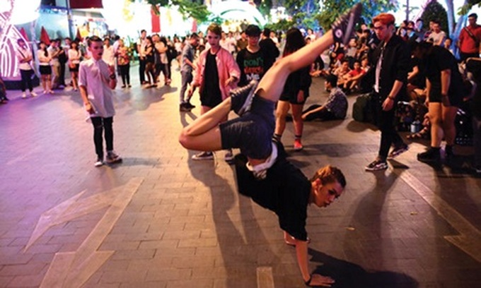 Street Arts fest comes to HCMC - 1